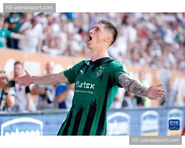 战术复盘：门兴格拉德巴赫如何利用边路击穿奥格斯堡防线