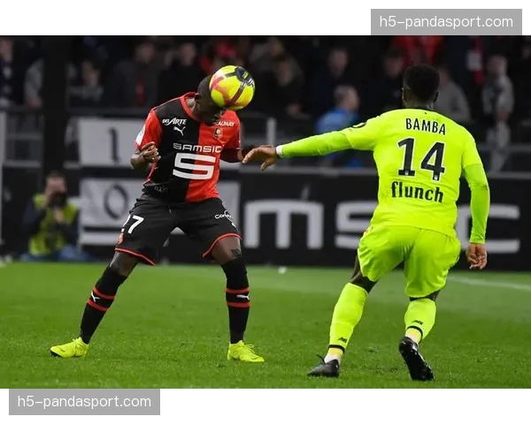 纪录片《呼吸之间》播出，聚焦法甲球队赛前压迫战术部署会