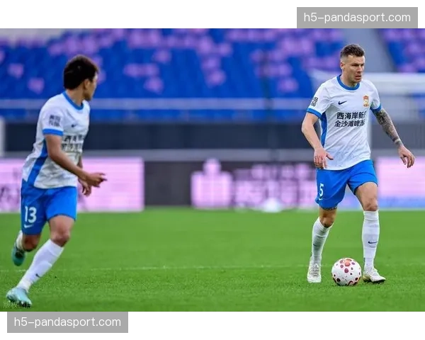 浙江队2-0战胜青岛西海岸，取得赛季开门红