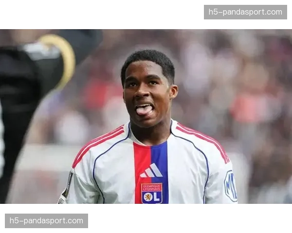 恩德里克开场18分钟传射建功，王子公园球场见证巴西天才闪耀